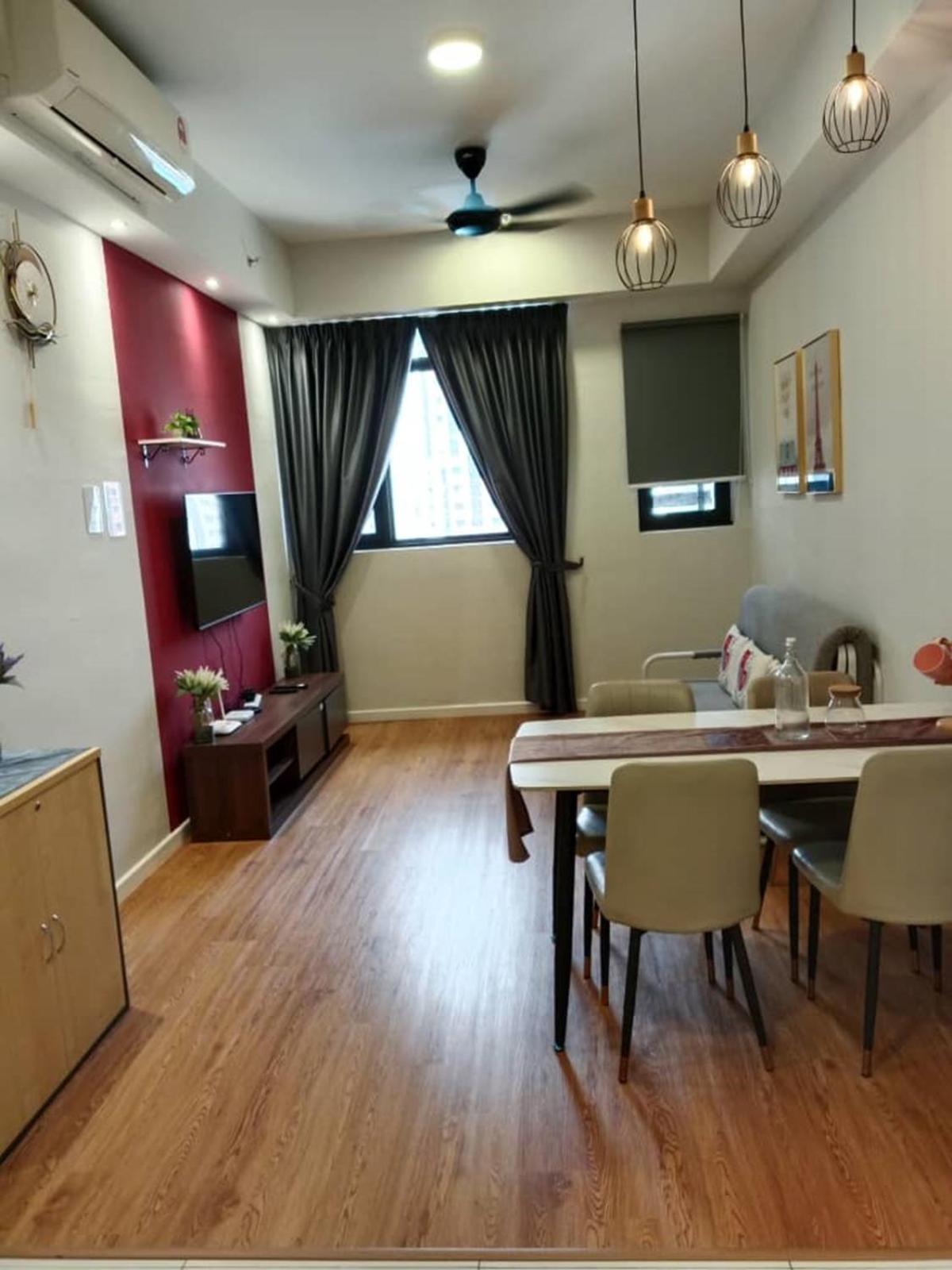 Chambers By Gloria Homes Apartment *
