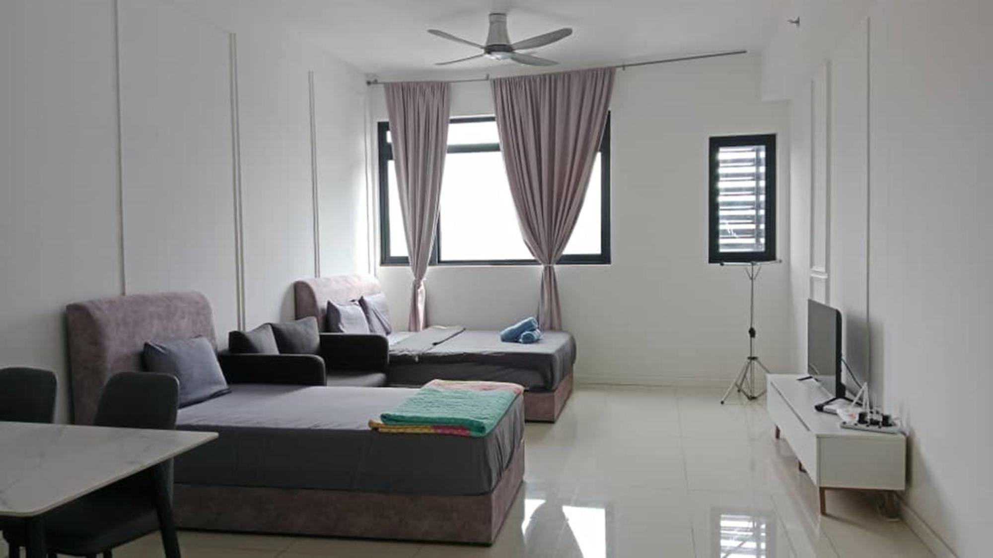 Chambers By Gloria Homes Apartment